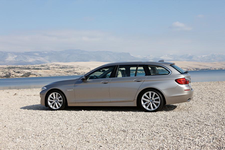 BMW 5-Series Touring 2010 года  (фото 65 из 75)